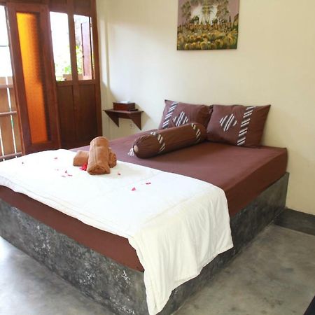 Ndalem Mj Homestay Yogyakarta Exterior foto