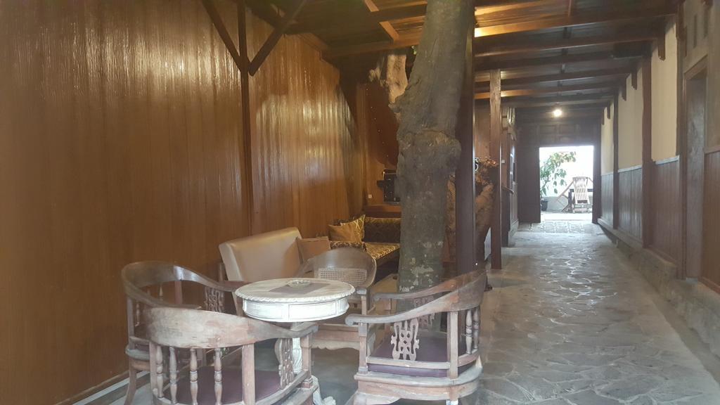 Ndalem Mj Homestay Yogyakarta Exterior foto