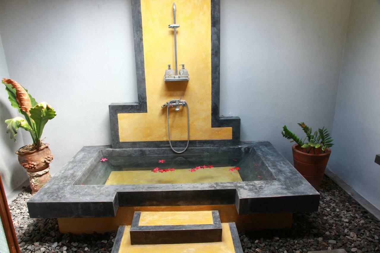 Ndalem Mj Homestay Yogyakarta Exterior foto